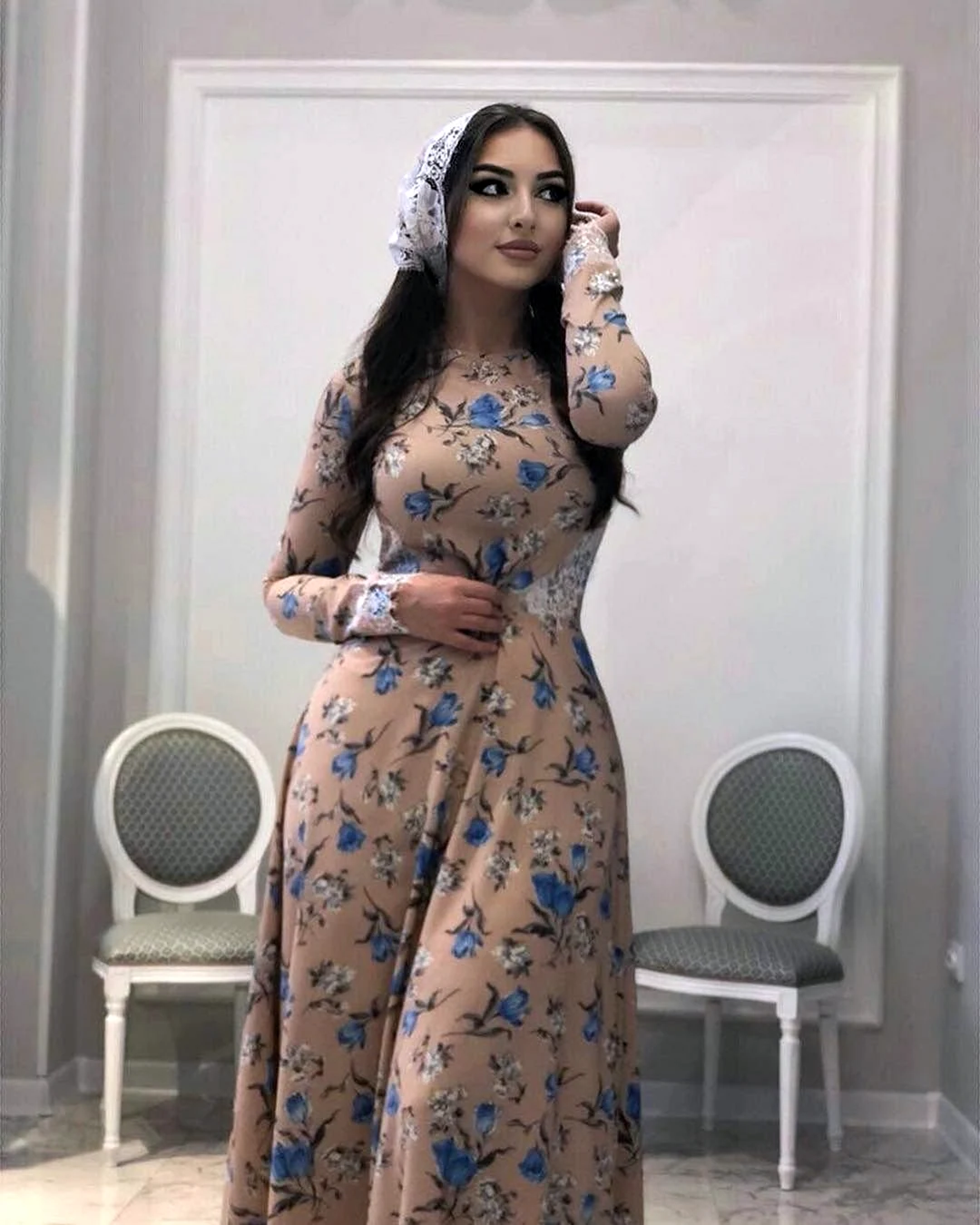 Иранские красавицы в платье.