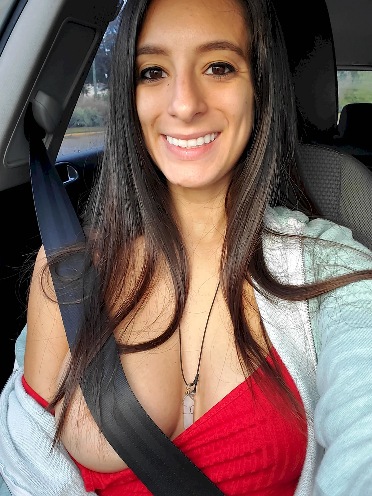 Titty selfie in cars