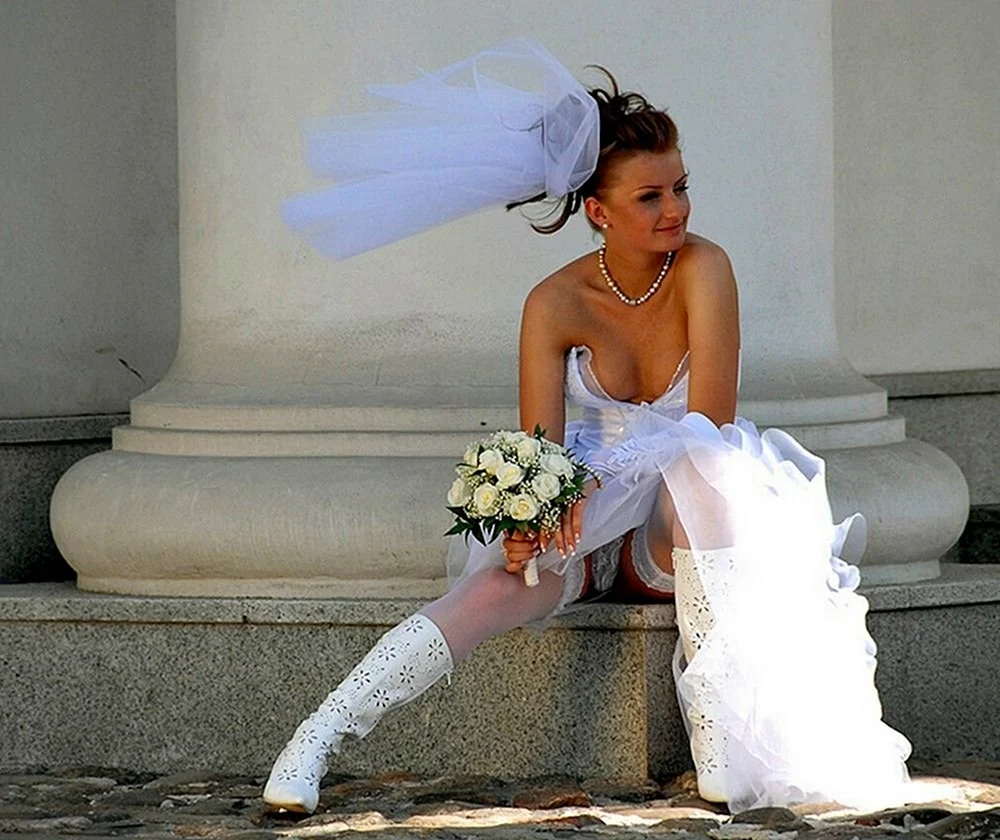 У невесты под платьем