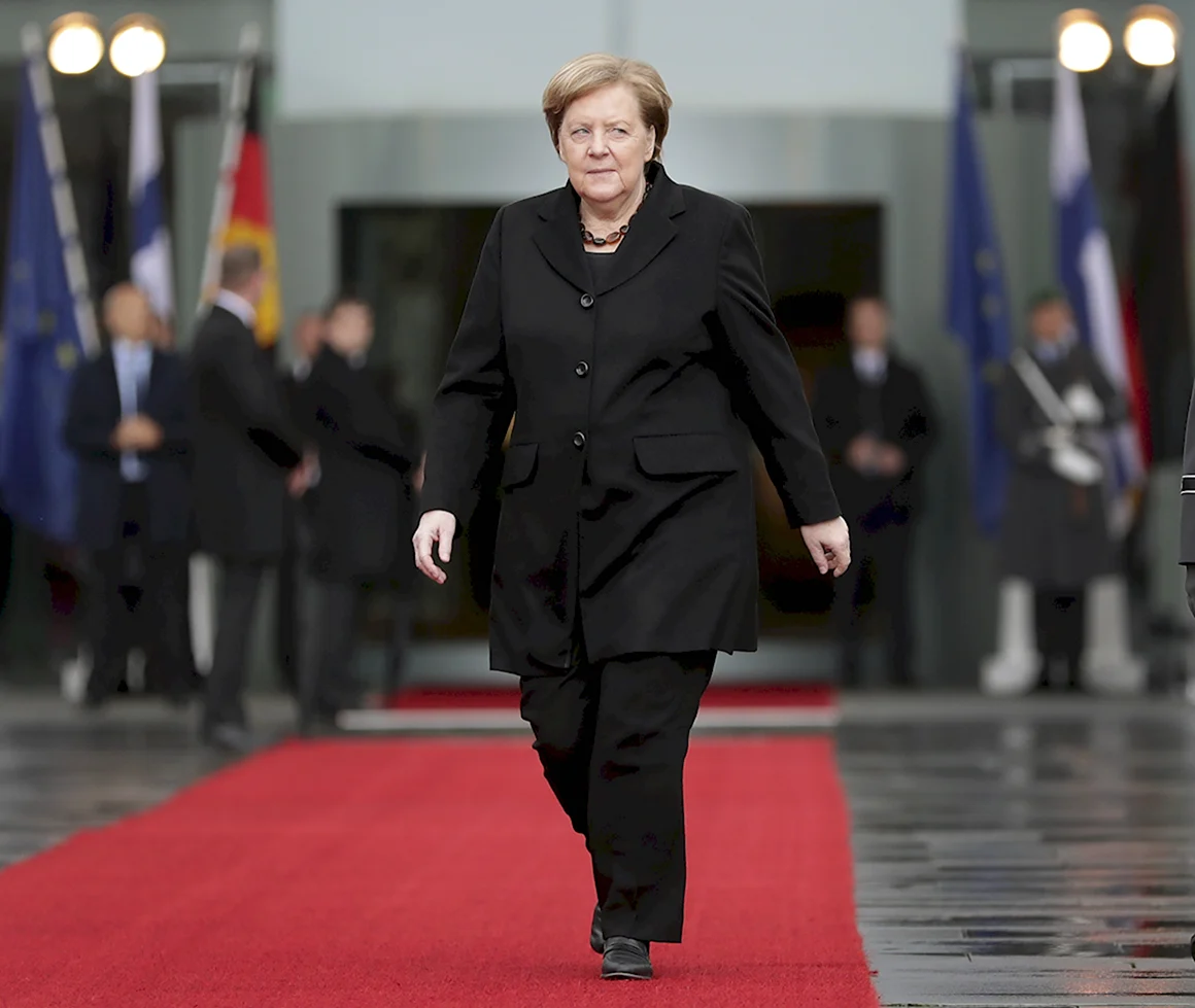 Ангела Меркель а8