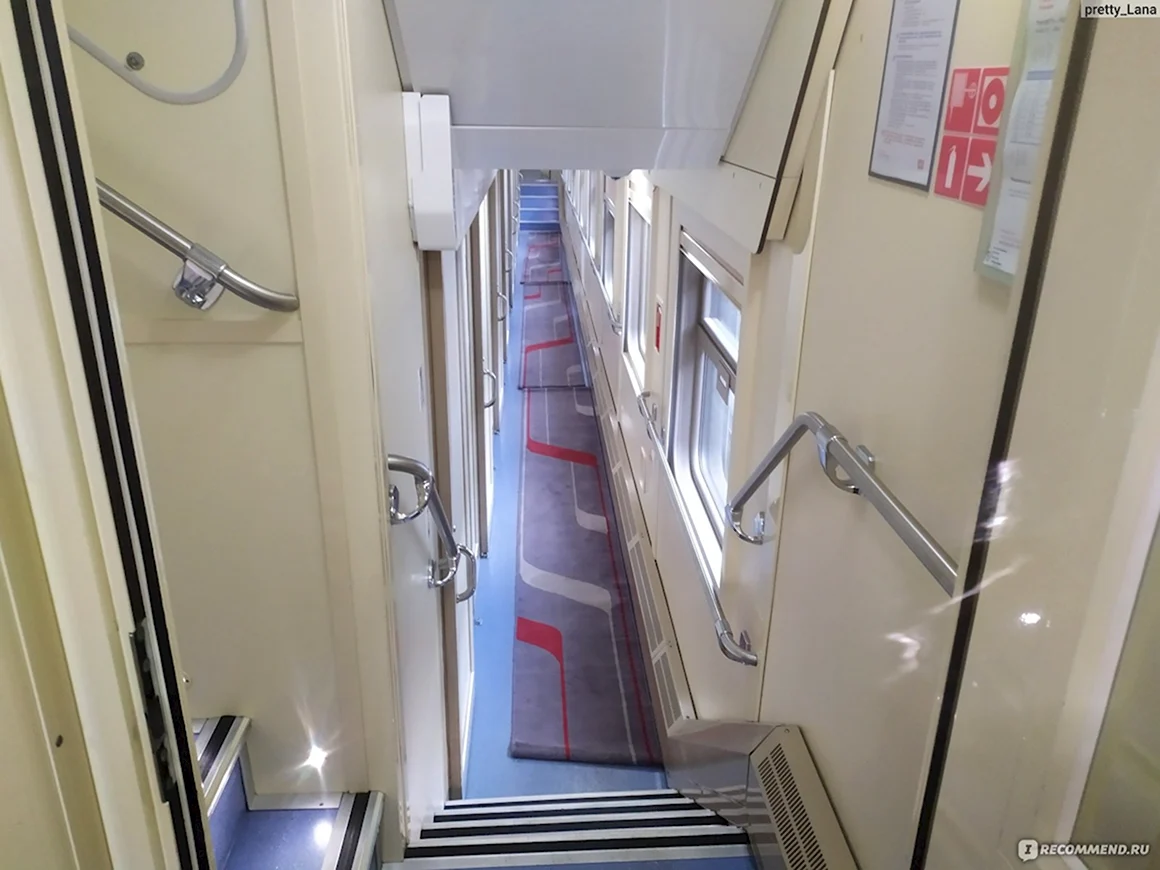Двухэтажный поезд 642ж Атаман Платов