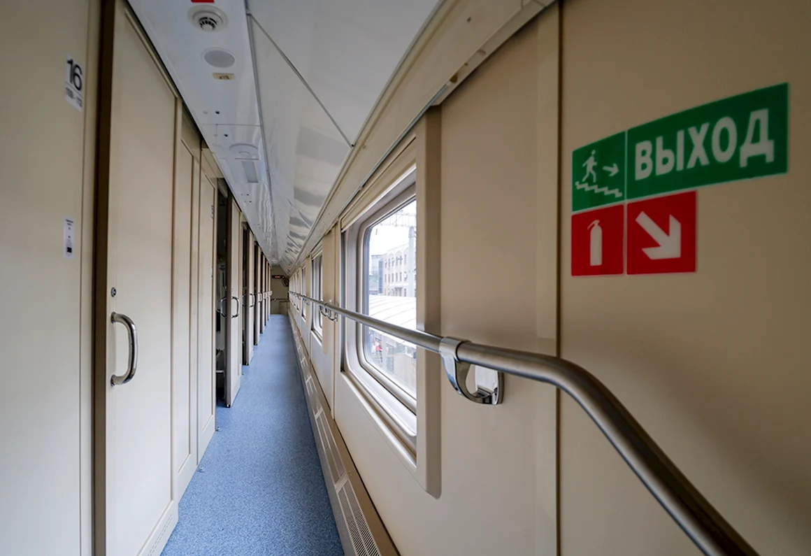 Фирменный 2-х этажный поезд Москва Адлер