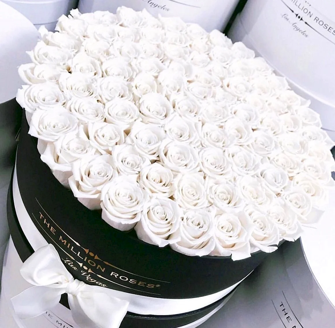 Красивые букеты цветов в белом цвете