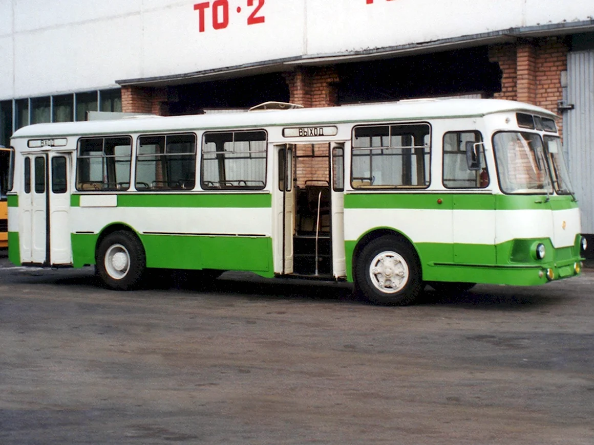 ЛИАЗ-677 автобус