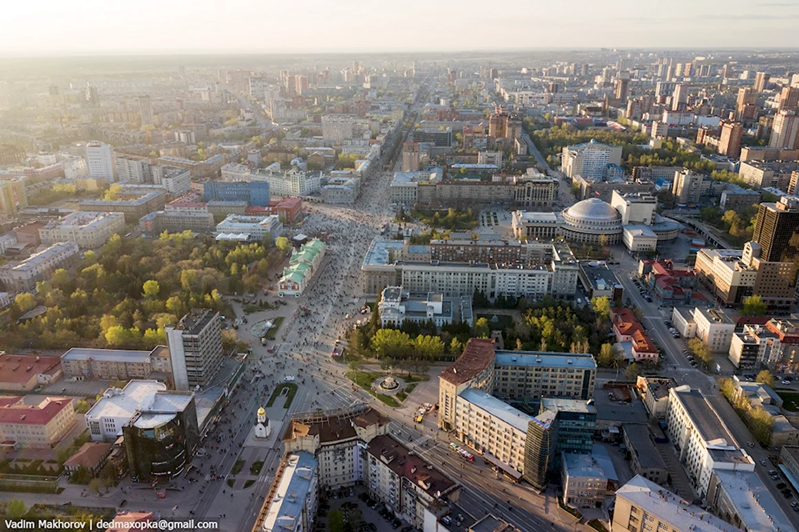 Новосибирск вид сверху на красный проспект