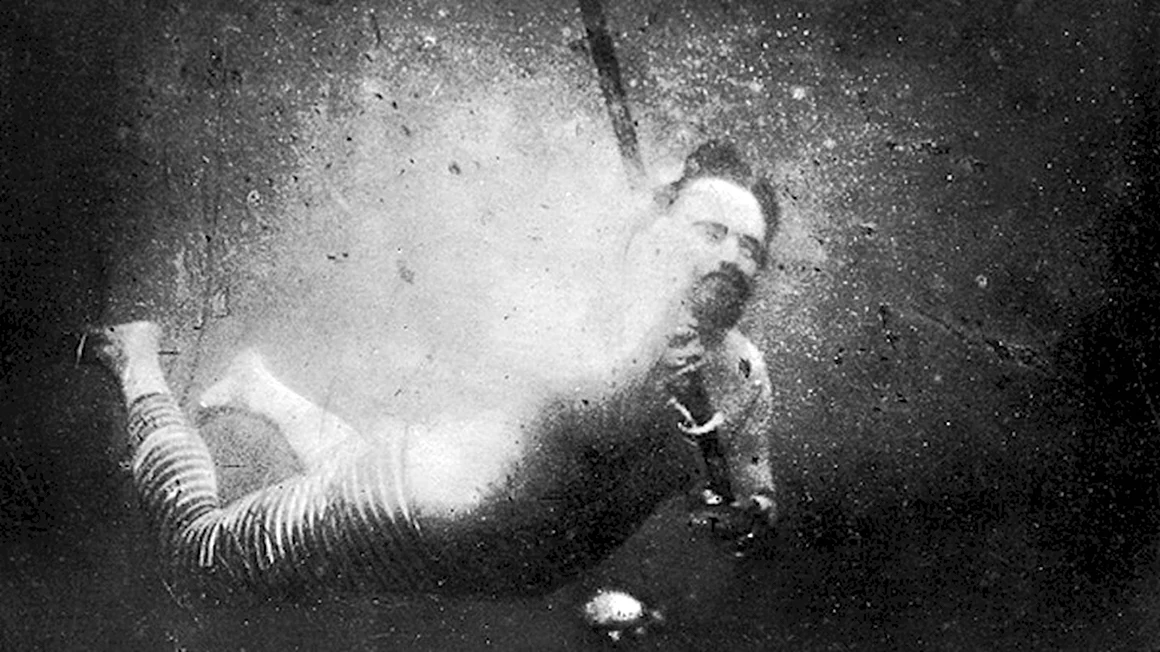 Первый подводный фотоснимок 1856