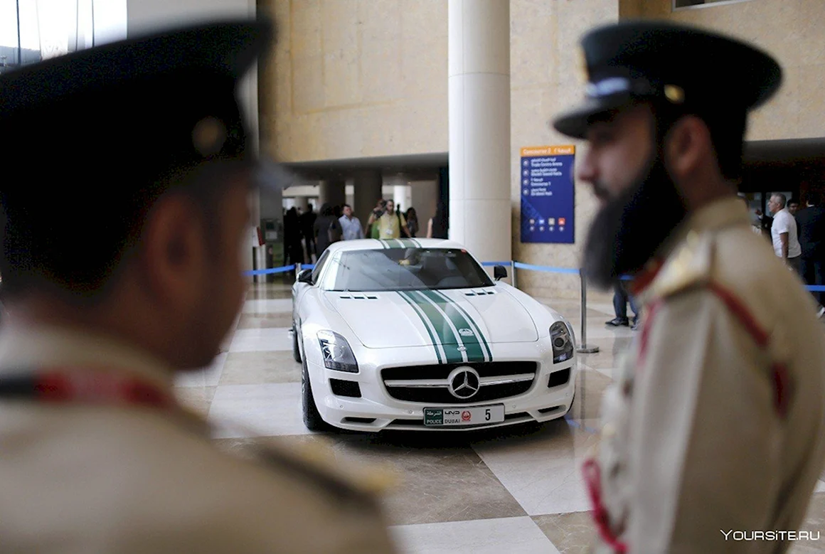 Полиция арабских Эмиратов Бугатти
