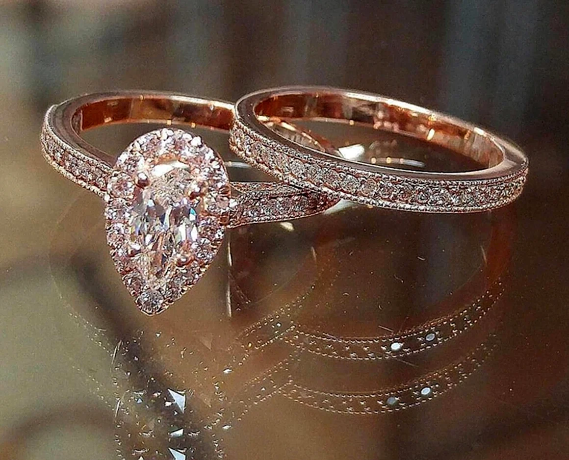 Помолвочное 14 Karat Wight Gold Diamond under Halo Wedding