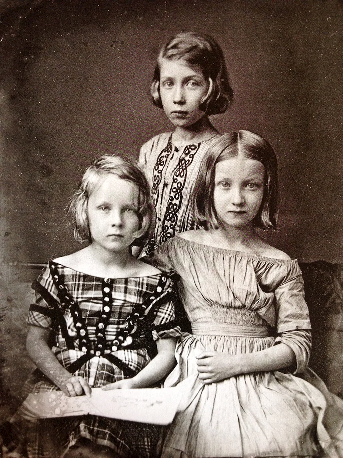Семейные фотопортреты 19 века