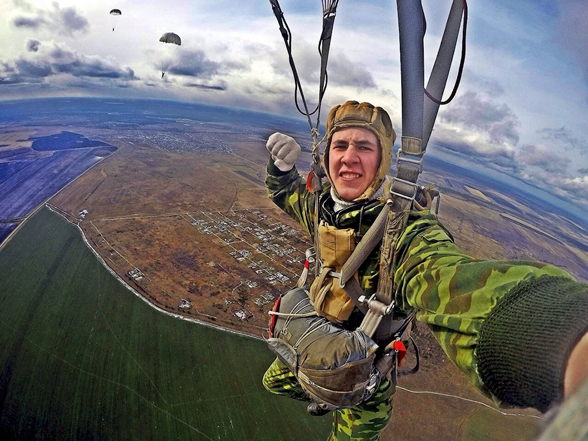 Станислав Фирсов прыжки с парашютом