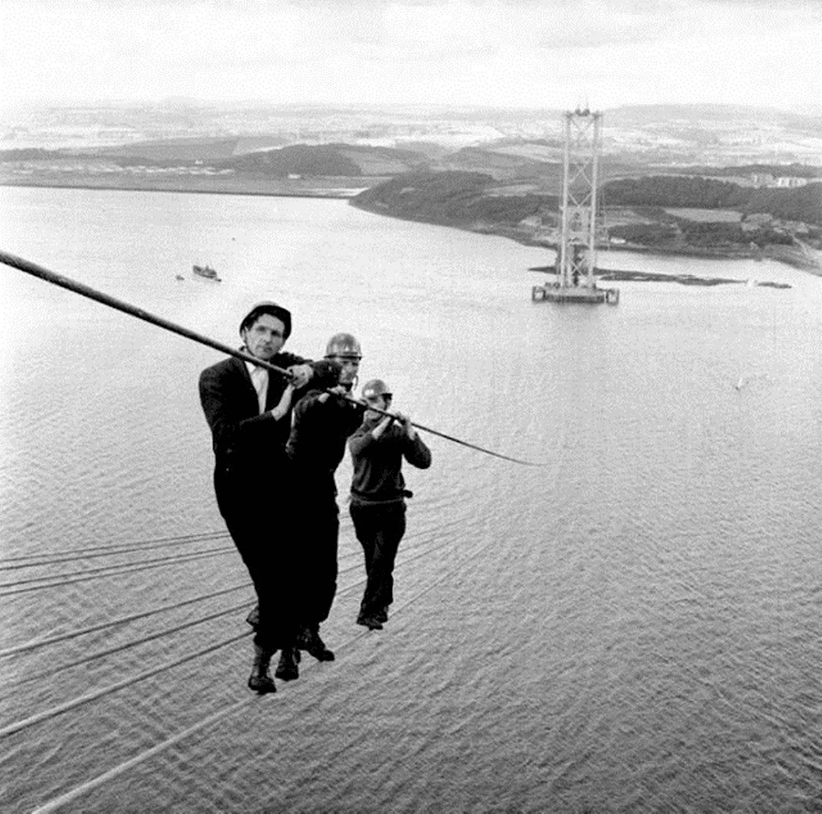 Строительство моста Форт-роуд-бридж Шотландия 1961 год