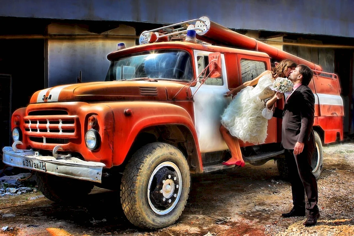 Свадьба на пожарной машине