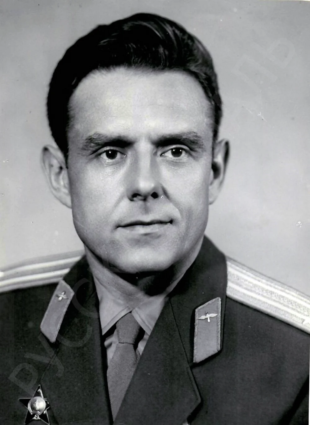 Владимир Михайлович комаров 1927-1967