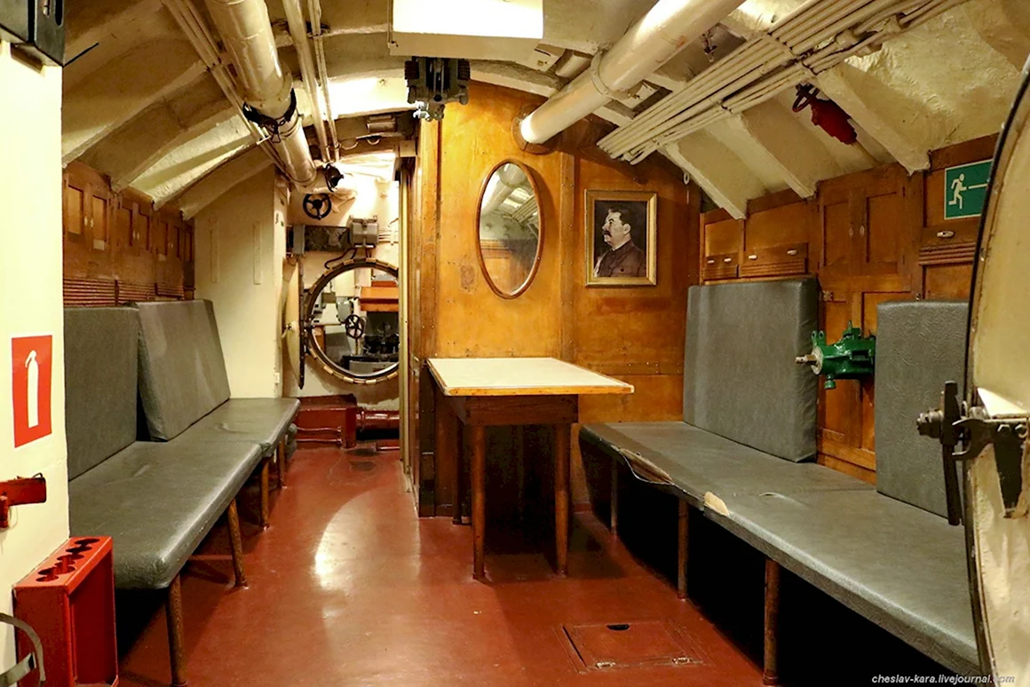 Владивосток музей подводная лодка каюта капитана