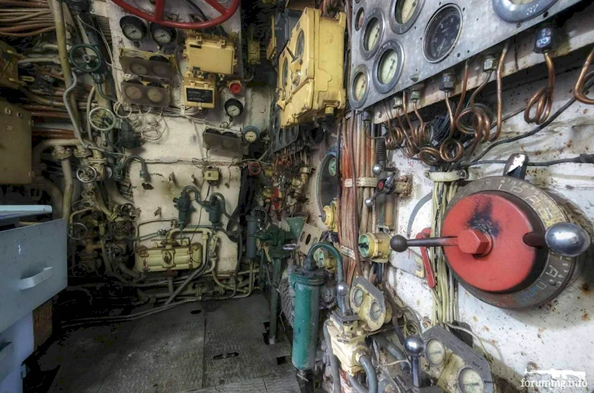 Внутри подводной лодки u-4712
