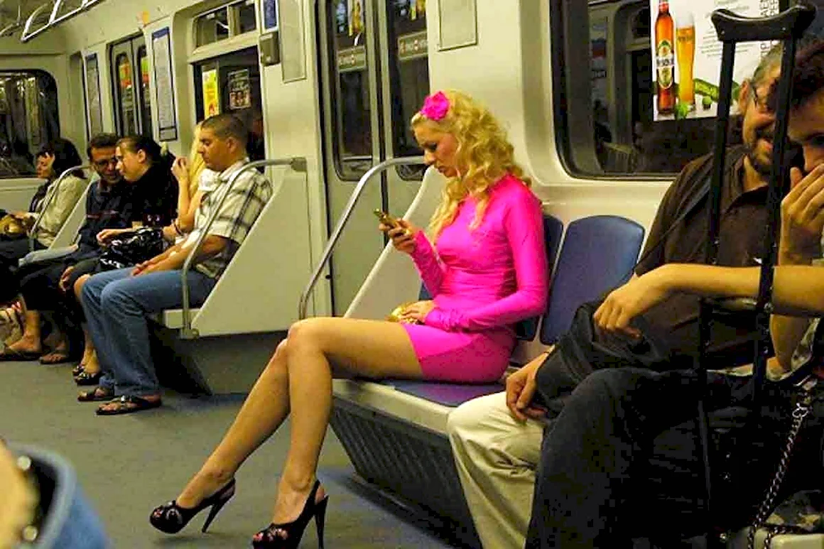 Женщины в метро