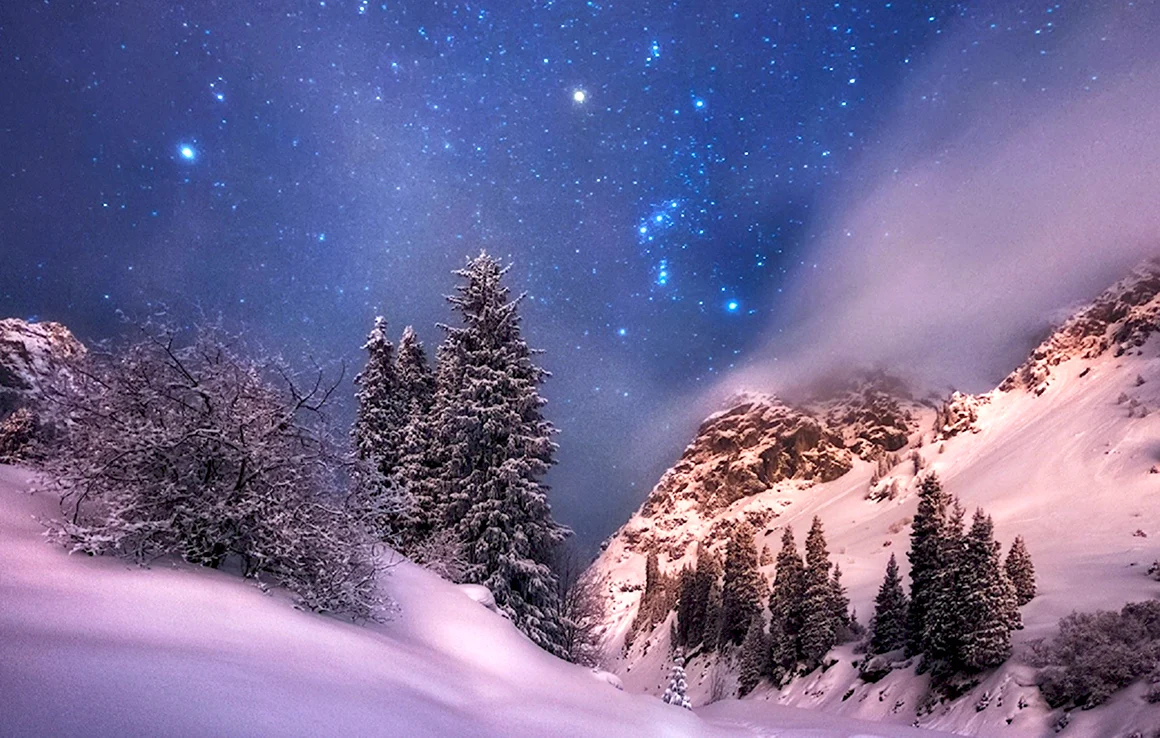 Зимние горы ночью